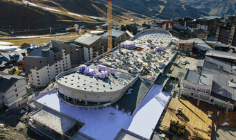 Sportcentrum Val Thorens - JACKODUR® voor omkeerdakisolatie wordt (ook) een skipiste! Sportcentrum Val Thorens - JACKODUR® voor omkeerdakisolatie wordt (ook) een skipiste!