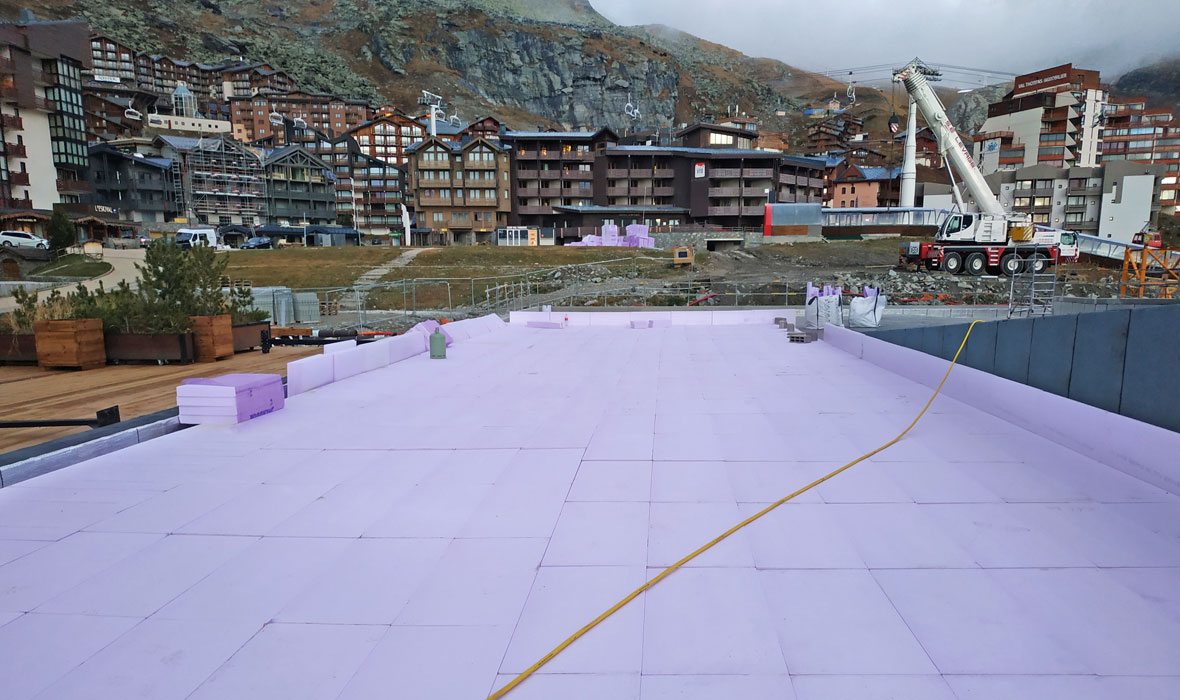 Sportcentrum Val Thorens - JACKODUR® voor omkeerdakisolatie wordt (ook) een skipiste!