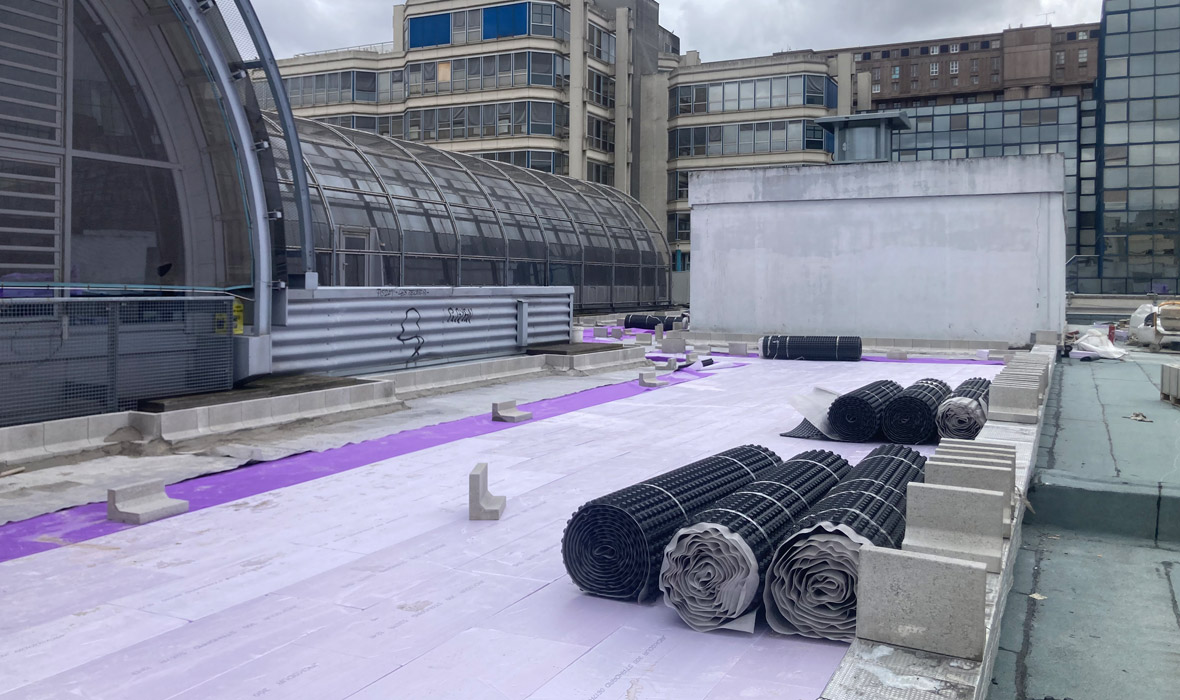 5.000 m² platdak op een andere manier bekeken: Korte keten landbouw vanop het dak van een winkelcentrum in Noisy-le-Grand