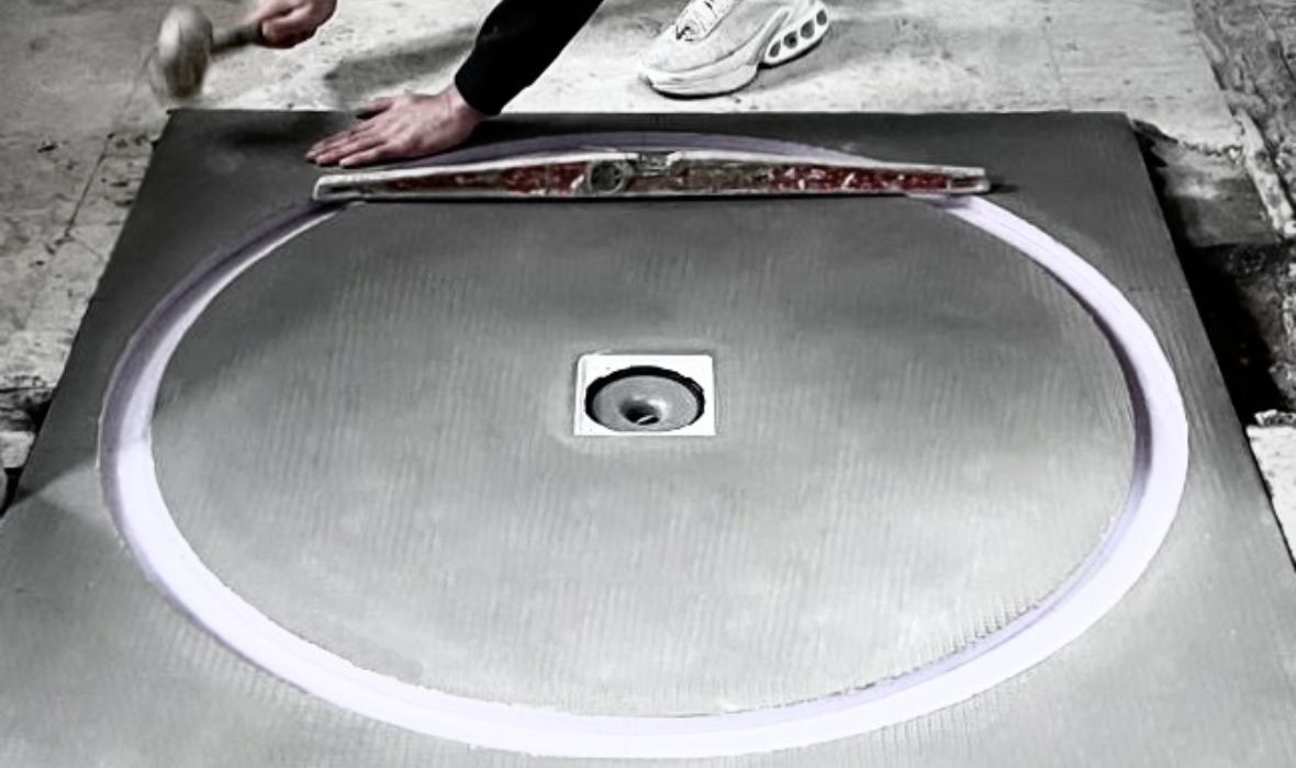 Slim opgelost: badkamer met douche, wastafel en toilet op slechts  4,35 m2